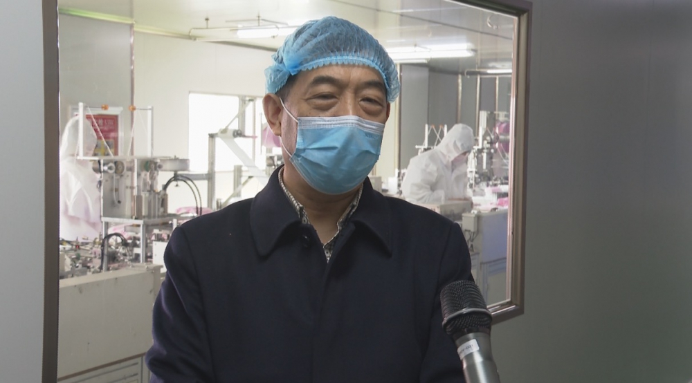 鄭州市醫(yī)用口罩日產(chǎn)能達230萬只。疫情就是命令，防控就是責任。